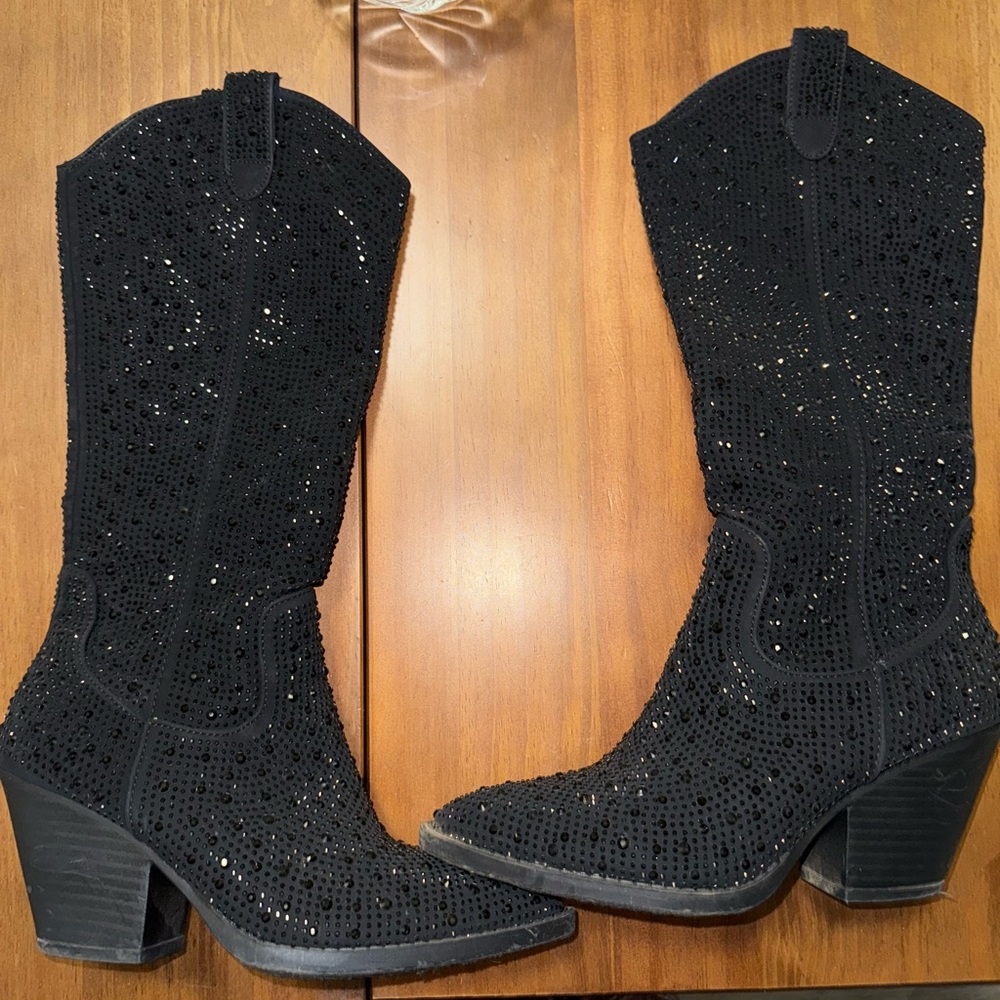 Elegant Black Studded Women's Boots size 7